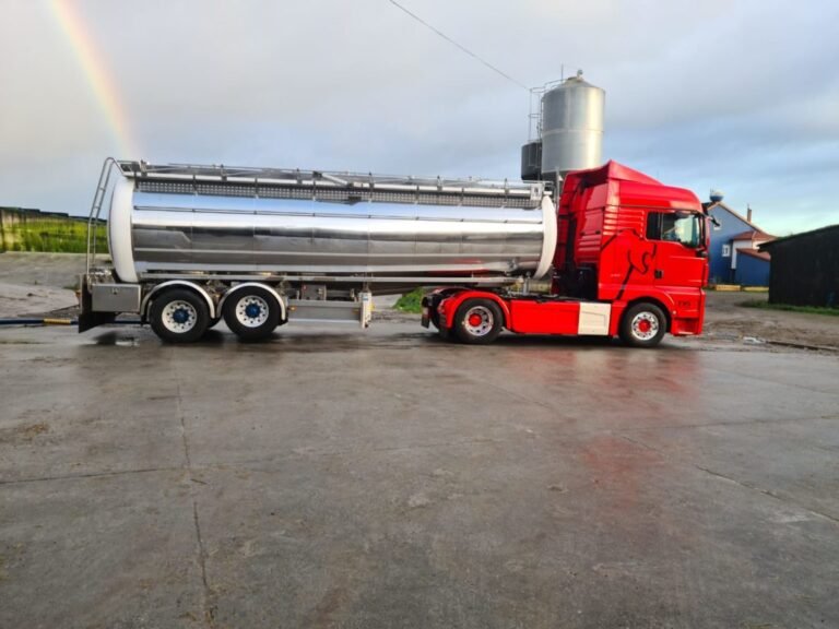 Camion_Rojo_ValesLongueira-1024x768